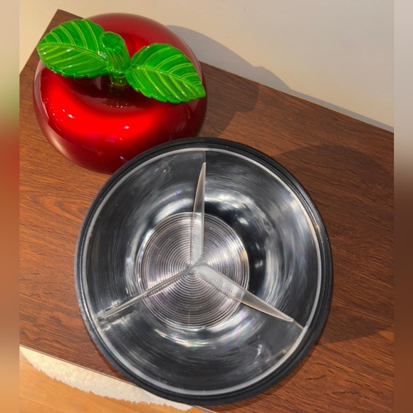 Apple-Shaped Candy Box - Picture 5 of 6